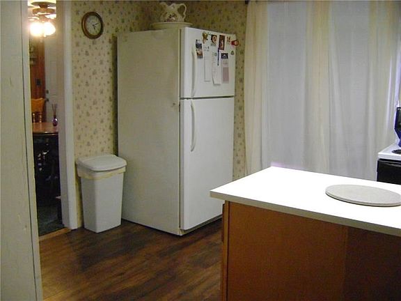 4th image of 2027 McCann Dr