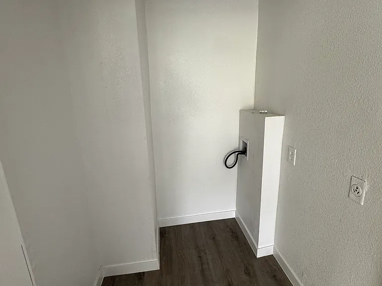 5317 Kilpatrick Ave — Photo 24
