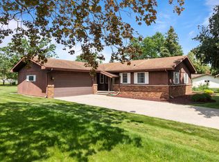619 Woodside Dr, Seymour, WI 54165