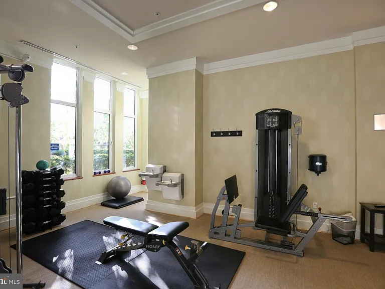 8220 Crestwood Heights Dr #1504 — Photo 27