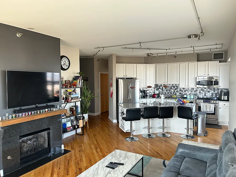 41 E 8th St #2807 — Photo 6