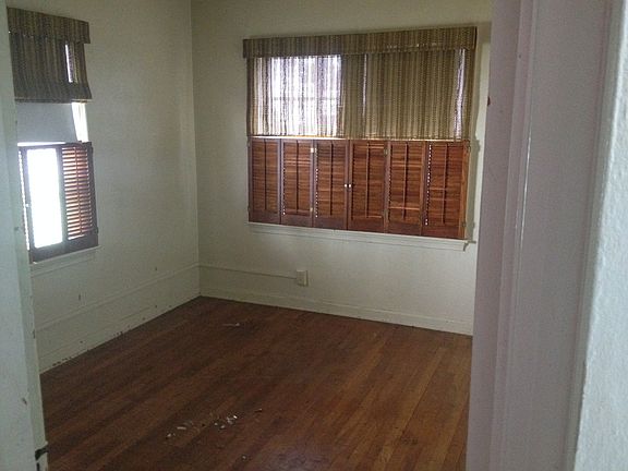 4th image of 211 Shoop Ave