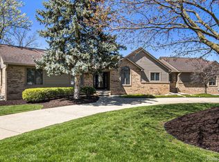 6877 Thompson Ln, White Lake, MI