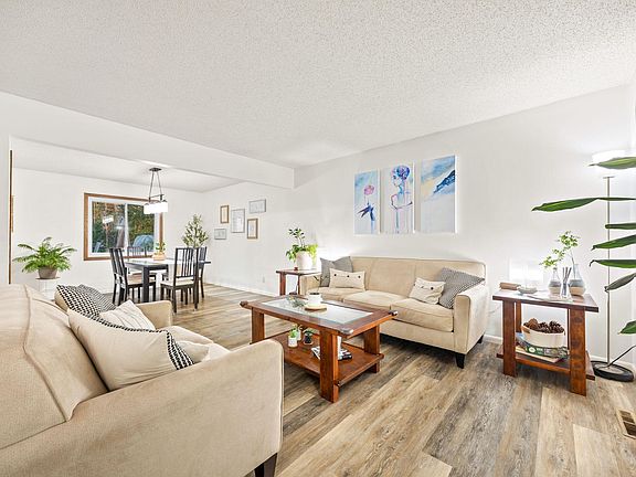 3rd image of 14880 Ironwood Ct