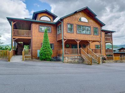 702 Park Vista Way, Gatlinburg, TN, 37738