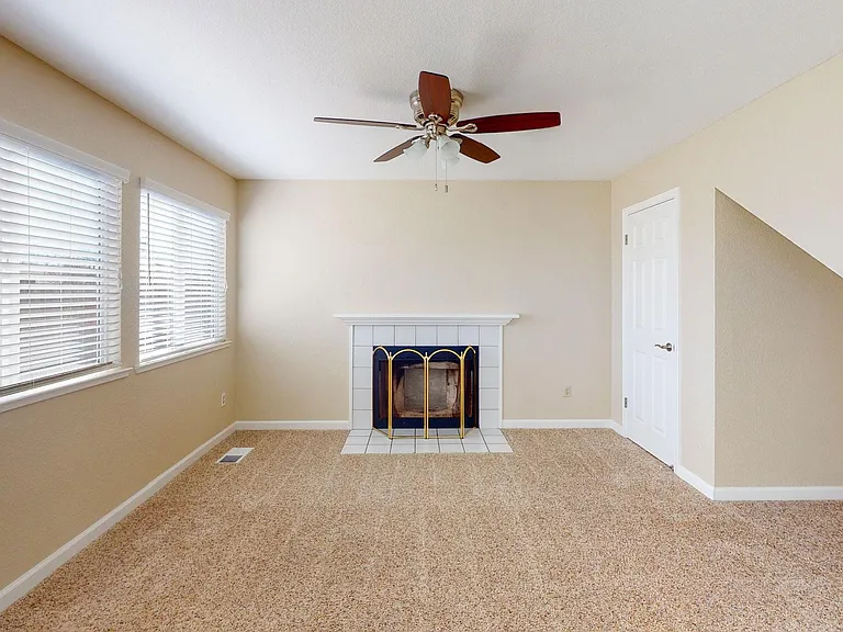 225 Leafwood Ct — Photo 6