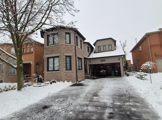 4554 Willow Creek Dr, Mississauga, ON L5V1G7