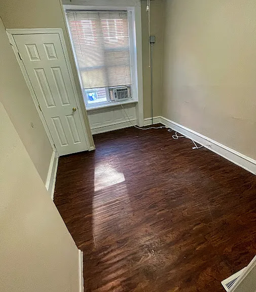 1861 Apt 1 - Front Bedroom