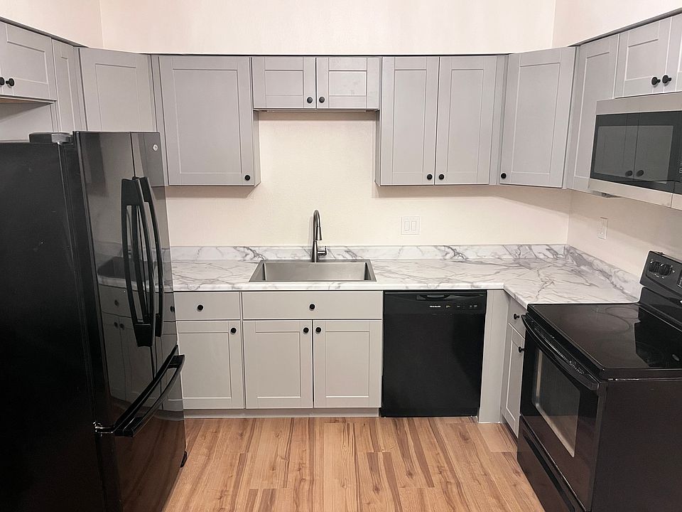 1st image of 4150 N Fremont Ave Unit A