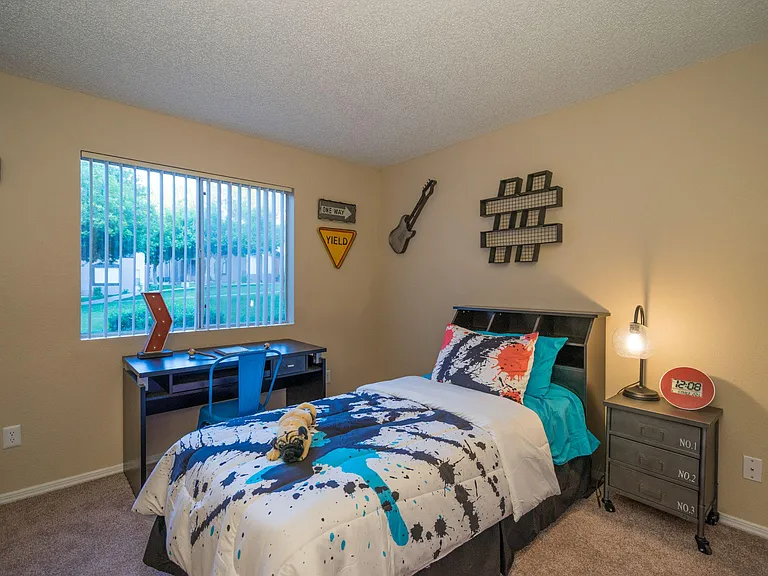Sterling Point Apartment Homes — Photo 80