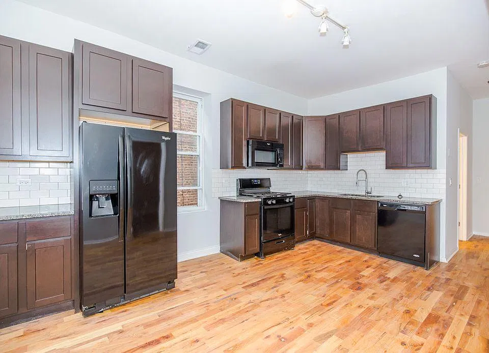 1447 N Washtenaw Ave #3