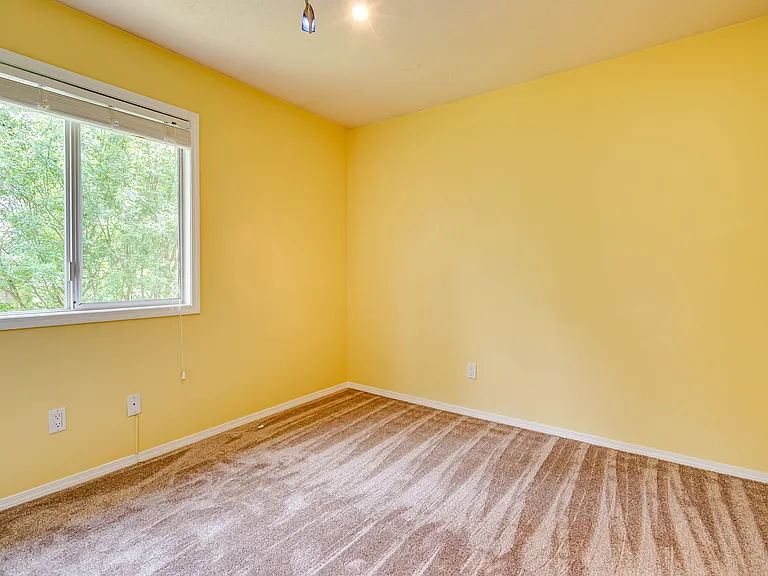 725 Ash St — Photo 45