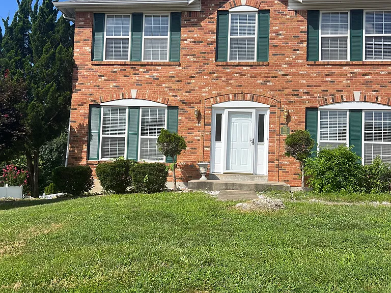 1862 Summitview Dr — Photo 3