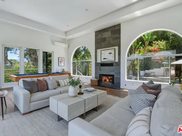 11528 Decente Dr, Studio City, CA 91604