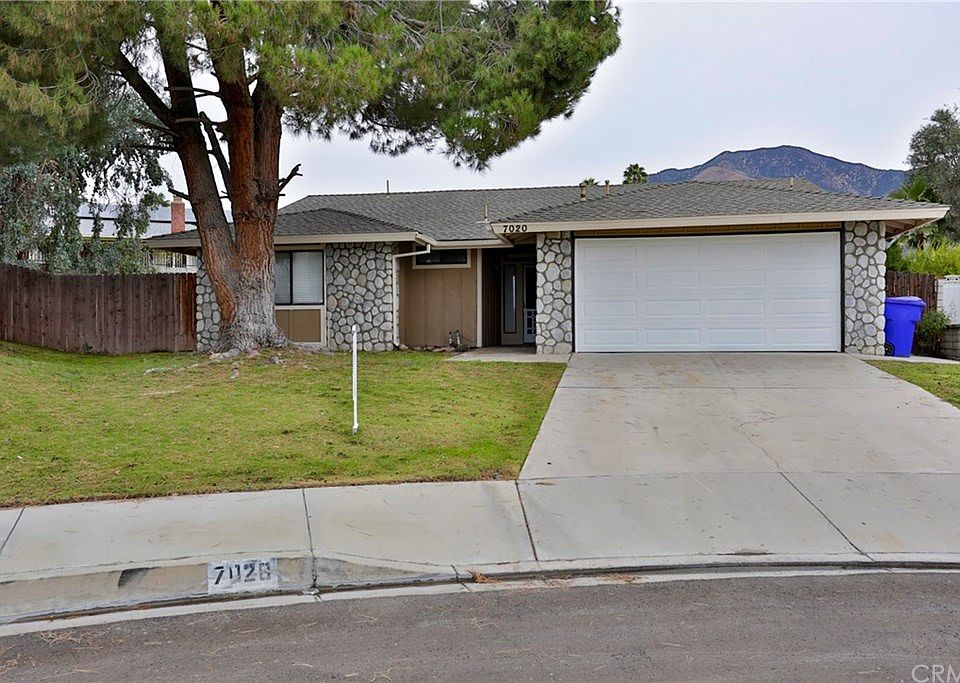 2nd image of 7020 Laurel Pl