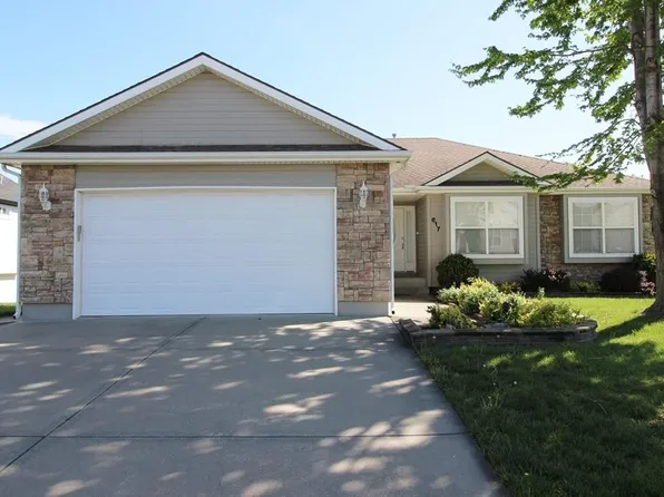 617 NW Albatross Dr, Grain Valley, MO 64029