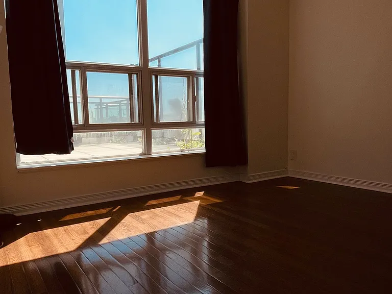 736 Spadina Ave #803 — Photo 6