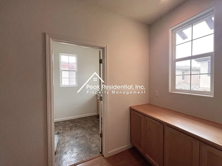 882 Bullion Ln — Photo 12