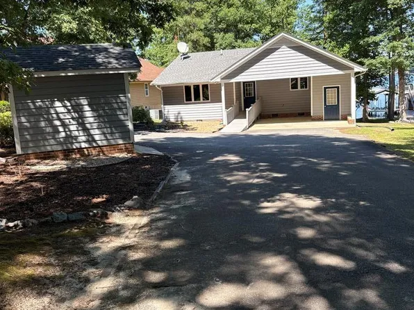 192 Watermans Dr, Gasburg, VA 23857