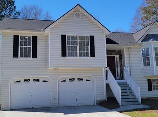 17 Fielding Grove Dr, Dallas, GA 30157