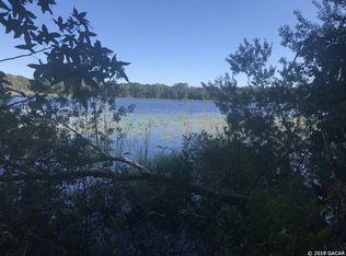 284 Old Hawthorne Rd, Hawthorne, FL 32640