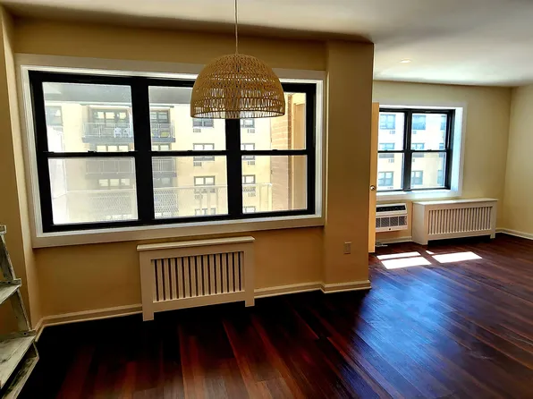 860 E Broadway, Long Beach, NY
