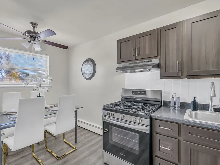 Laurelton Village Apartments — Photo 123