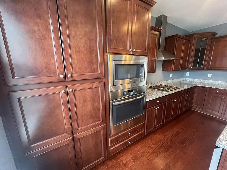2101 Saint Josephs Dr — Photo 12