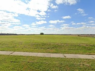 4113 Wicker Rd, Bloomington, IL 61704