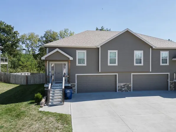 111 N McGee St, Tonganoxie, KS 66086