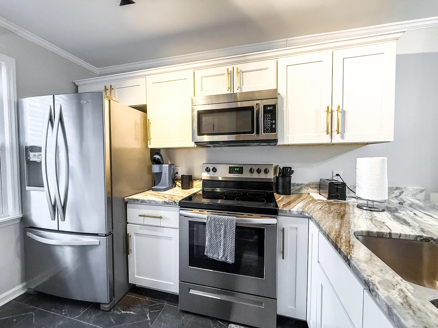 2 bed, 2.5 bath, $2,800 — Photo 2