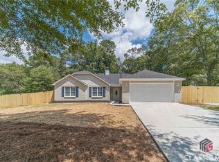 2120 Huntington Dr, Loganville, GA 30052