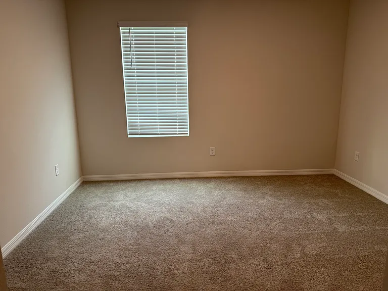 Hilltop Cir — Photo 10