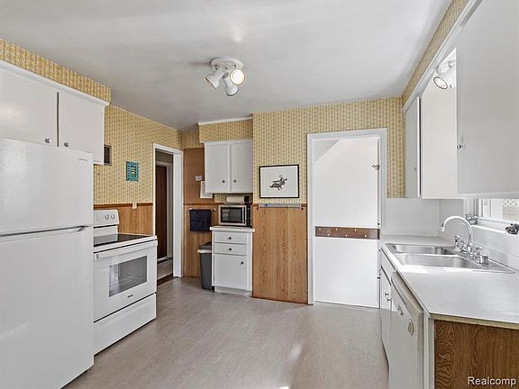 5th image of 13671 Talbot Ave