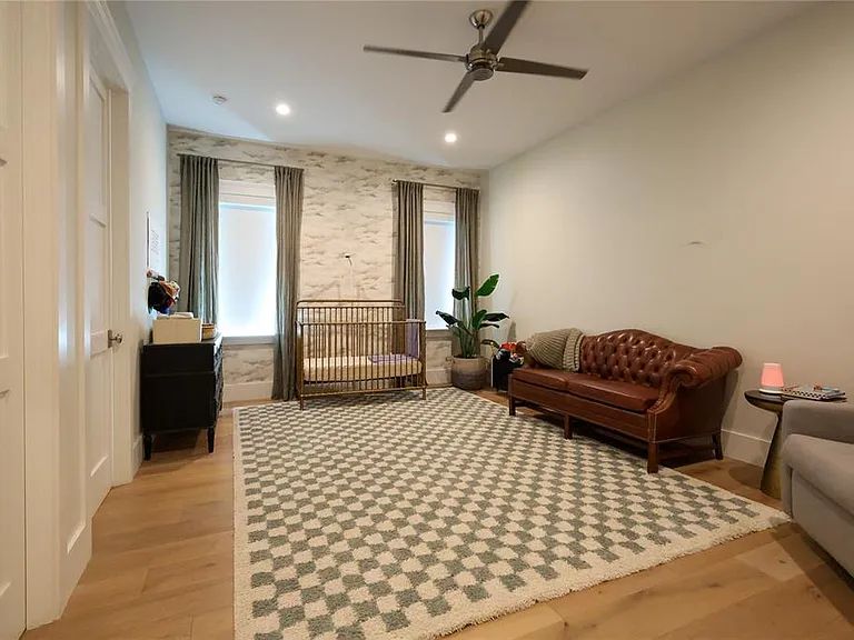 2402 W Parkland Blvd — Photo 34