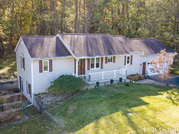 12250 Eyer Dr NE, Greenville, MI 48838