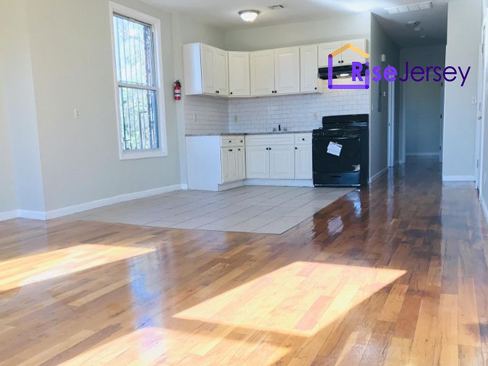 1st image of 329 S Orange Ave #3A