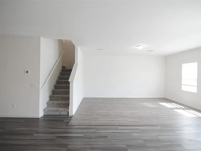 1052 Water Oak Ln — Photo 8