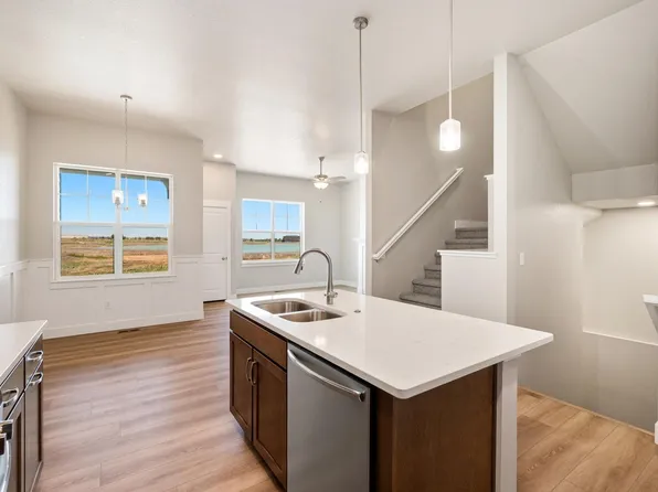 4232 Trapper Lake Dr, Loveland, CO 80538