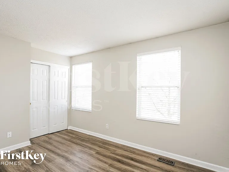 445 Winterwood Dr — Photo 12