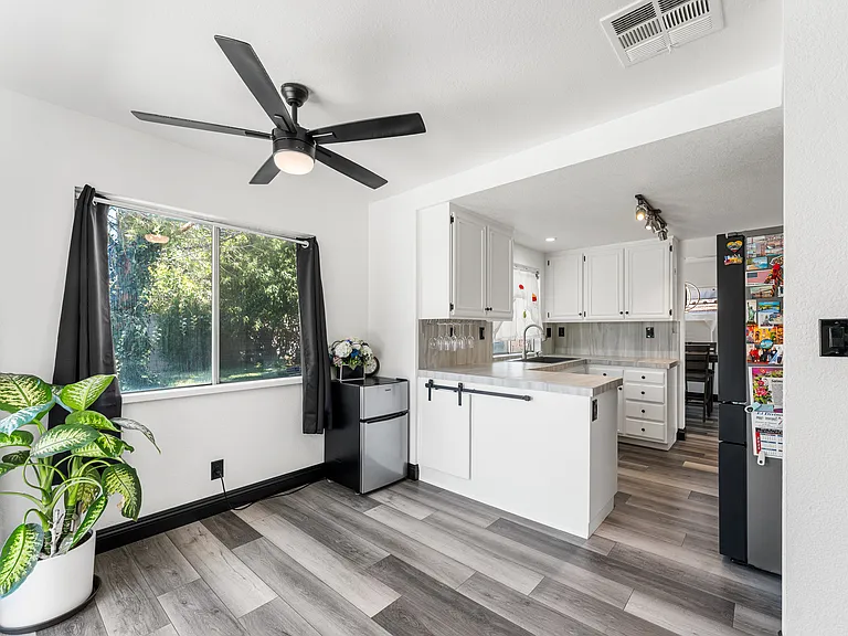 43721 Yaffa St — Photo 4