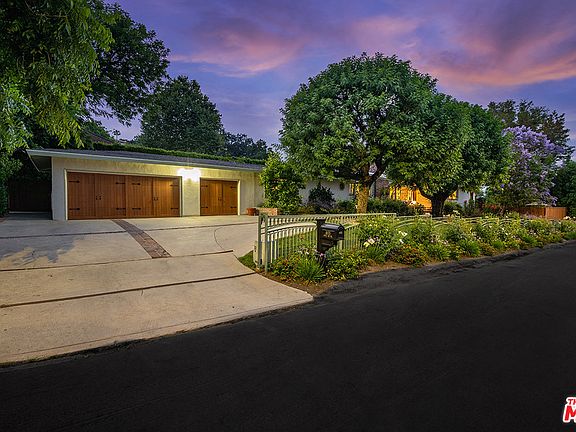 3rd image of 4655 White Oak Ave