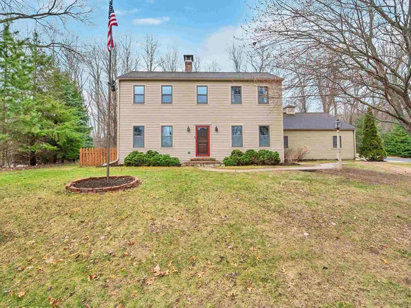 3351 Oak Forest Dr, Green Bay, WI 54313