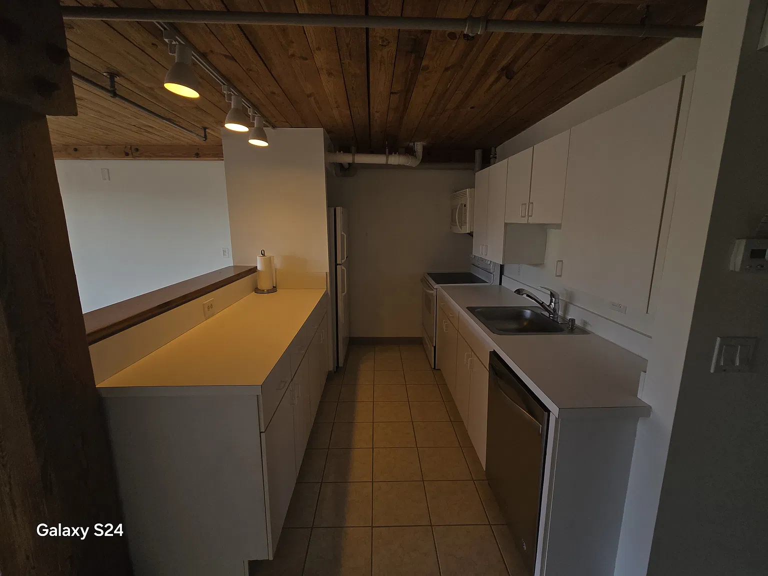 68 Thermos Ave — Photo 2