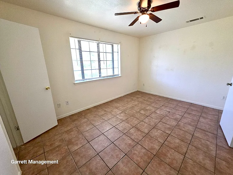 1705 Taylor St — Photo 14