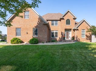 6404 Forest Rd, Davenport, IA 52807