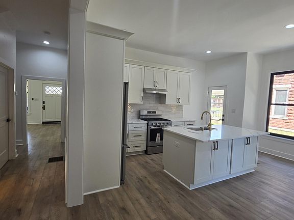 5th image of 310 Garland St