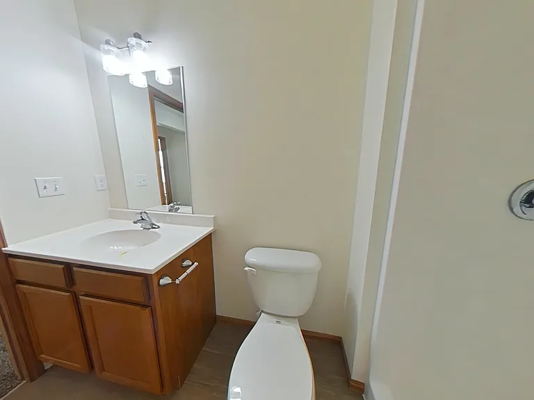 Eagle Point Apartments — Photo 22