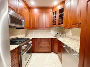 132 Commonwealth Ave APT 4, Boston, MA 02116