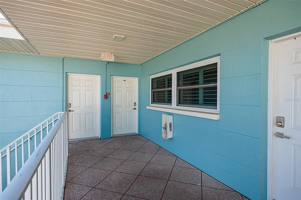 2 bed, 2.0 bath, 1040 sqft, $2,200 — Photo 3